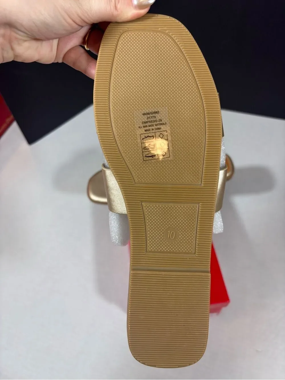 PIERRE DUMAS EMPRESS-29 SANDAL Gold Size 10 Slides NEW in Box